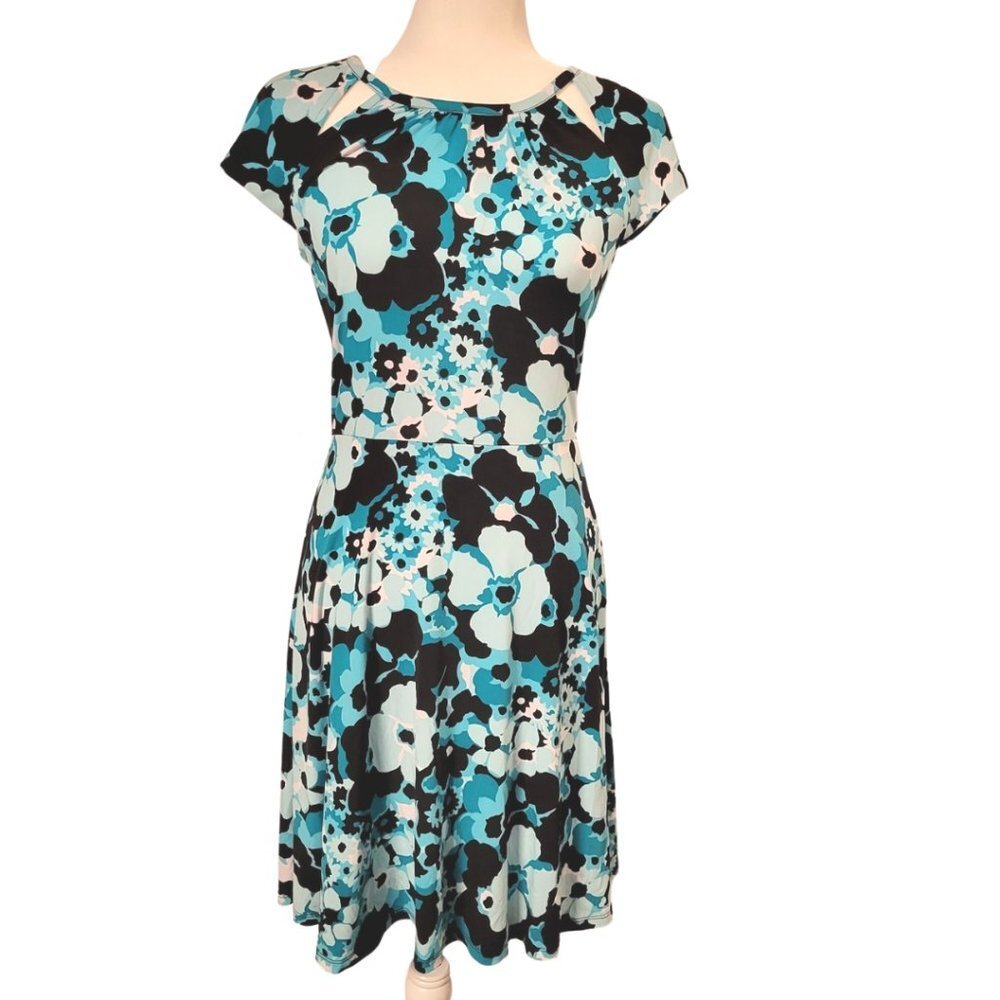 Michael Kors - Floral Cap Sleeve Fit N Flare Dress with Cut-Out Detail -…